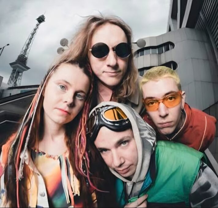 HOLOSOIL. Band photo.