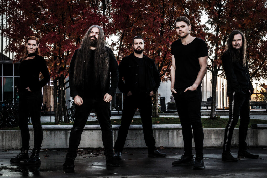 Hollow Peak. Photo by Rune Baashus.