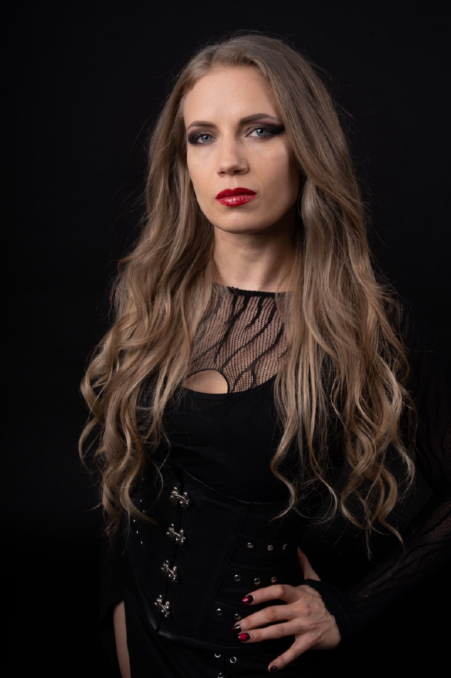 Leaves' Eyes'. Elina Siirala. 